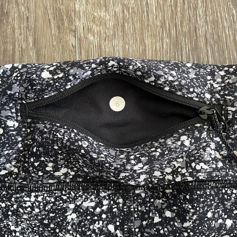 Lululemon Tight Stuff II Crop Legging in Salt Alpine - Size: 6 - Picture 5 of 7